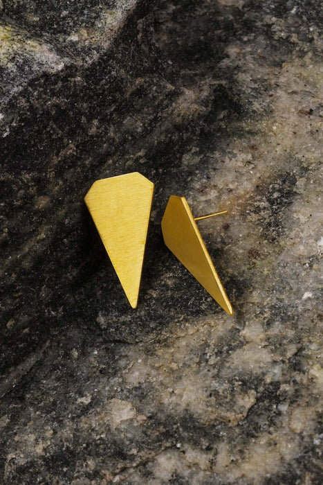 solid triangle small earrings